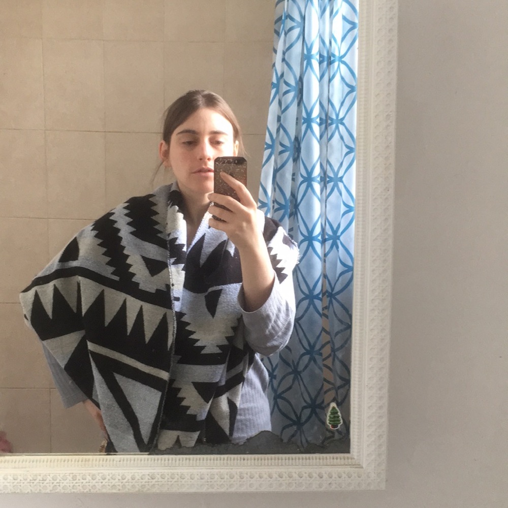 ASOS Wide Infinity Scarf! - Picture 6 of 8